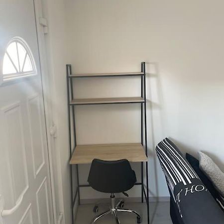 Charmant Appartement Avec Parking Privee Buxerolles Dış mekan fotoğraf
