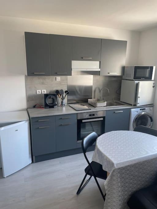 Charmant Appartement Avec Parking Privee Buxerolles Dış mekan fotoğraf