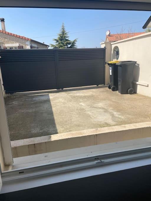 Charmant Appartement Avec Parking Privee Buxerolles Dış mekan fotoğraf