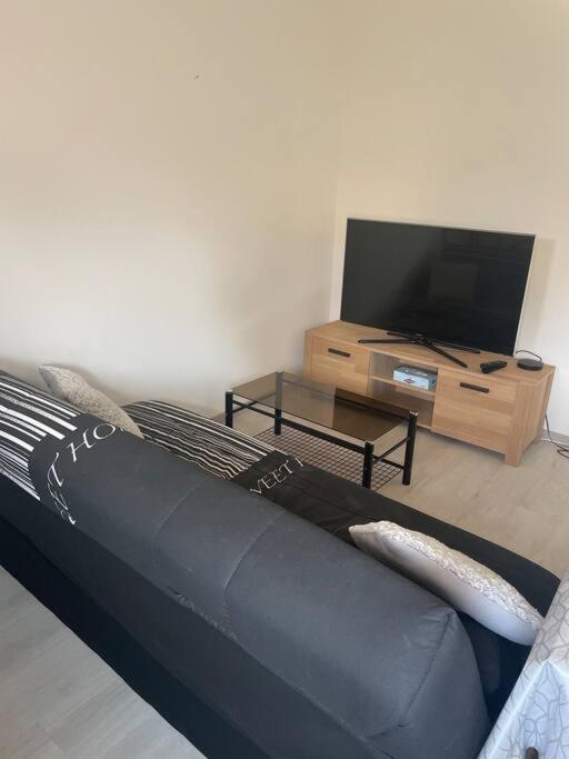 Charmant Appartement Avec Parking Privee Buxerolles Dış mekan fotoğraf