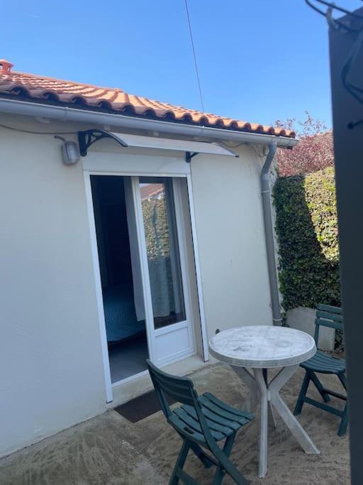 Charmant Appartement Avec Parking Privee Buxerolles Dış mekan fotoğraf